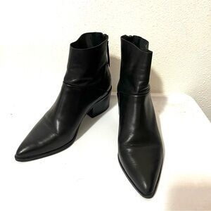 Elegant Black Ankle Boots